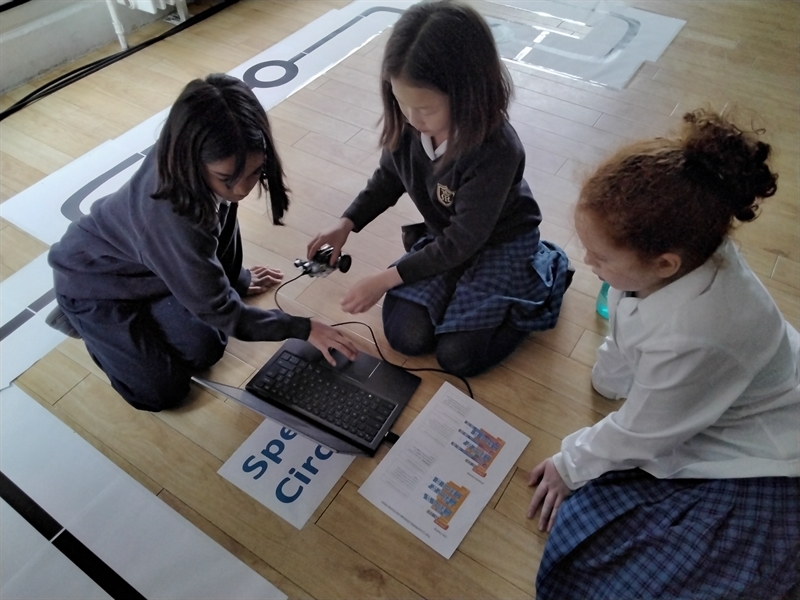 Junior School coders conquer the CrumbleBot Challenge!