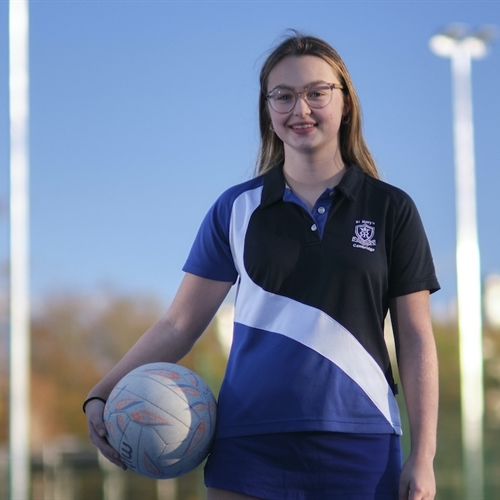 Senior girls gain tips from professional netball player Jo Trip