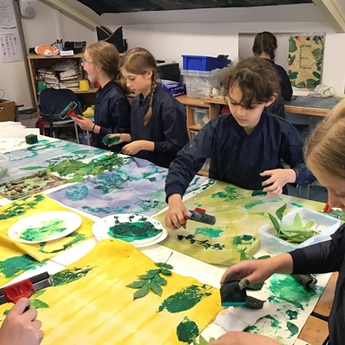 Year 5 enjoy art workshops led by Sixth Form Textiles Scholars