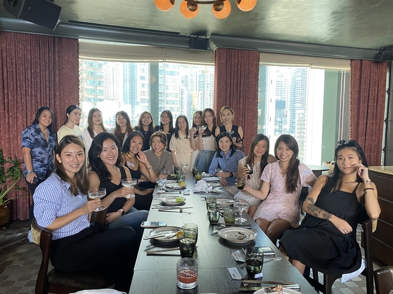 Alumnae reunite in Hong Kong