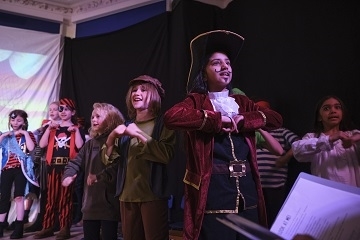 Year 3 and 4 dazzle in Peter Pan