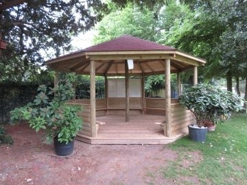 Outdoor classroom extends St Mary’s learning space