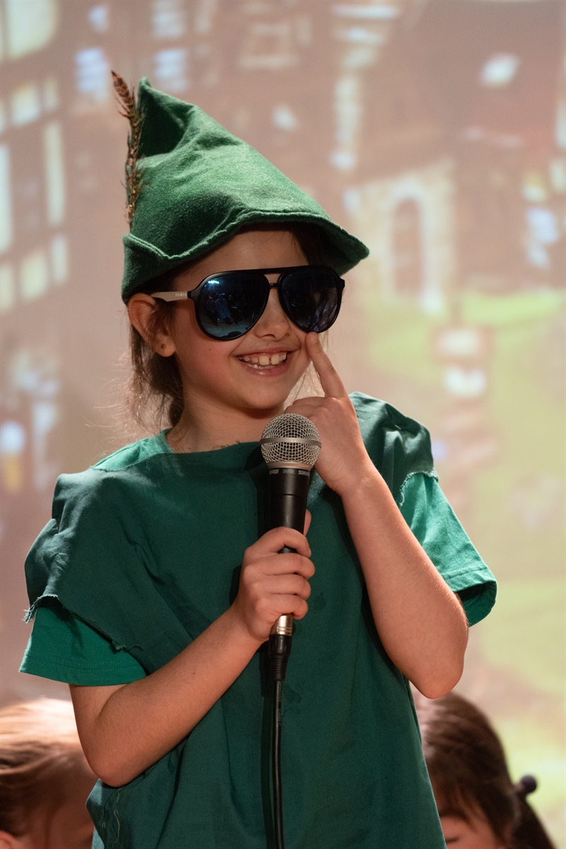 Merry band of Year 3 and 4 pupils bring singing, dancing and comedy to production of Robin Hood