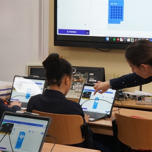 The invisible world of Computer Science within Arm’s reach