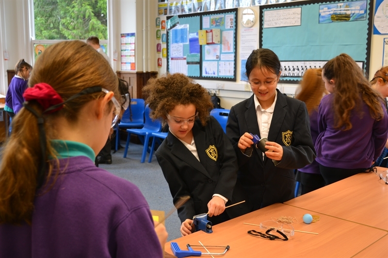 Year 5 enjoy STEM session with Fulbourn Primary School
