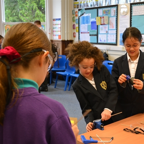 Year 5 enjoy STEM session with Fulbourn Primary School
